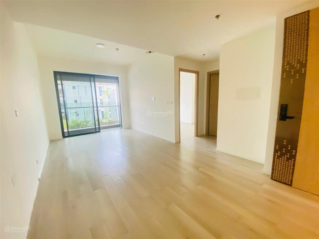 Căn giữa  2pn, tòa b lumiere boulevard  giá chỉ 4,55 tỷ all in, tầng trung, view nội khu thể thao