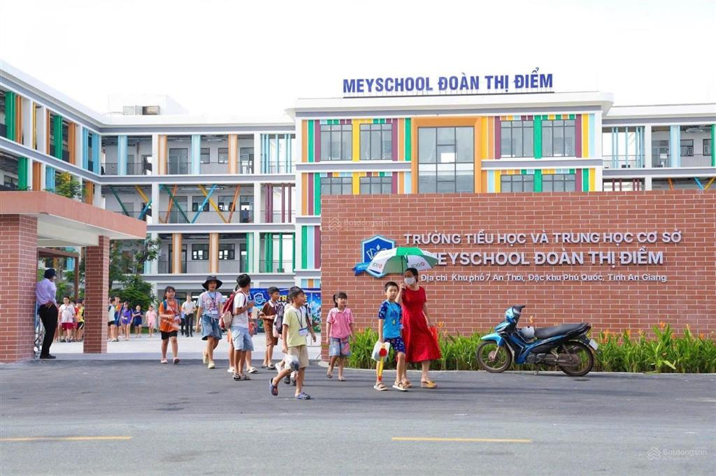 Chính chủ bán shophouse meyhomes capital phú quốc mặt đại lộ ánh trăng 26m, đã có sổ đỏ, giá 19 tỷ