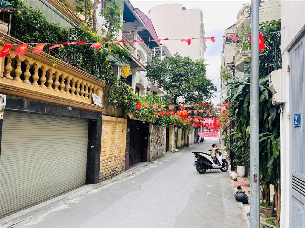 Chính chủ bán nhà ngõ 236 lê trọng tấn vị trí đẹp, khu dân trí cao, an ninh tốt