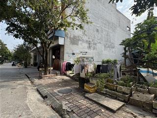 Rẻ nhất 90m mt 4,5m , phân lô thông bàn cờ, có vỉa hè, đại dự án kế bên. alo e 0982 976 ***