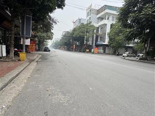 Chủ cần tiền bán nhanh lô 81m mặt tiền 4,5m đường hoàng văn thụ 22m có vỉa hè 6m