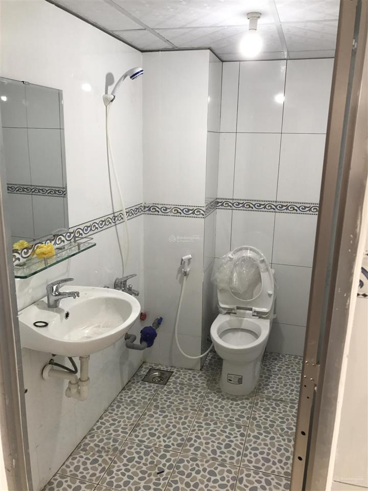 Phòng trọ tầng trệt, rộng rãi, thoát mát, yên tĩnh