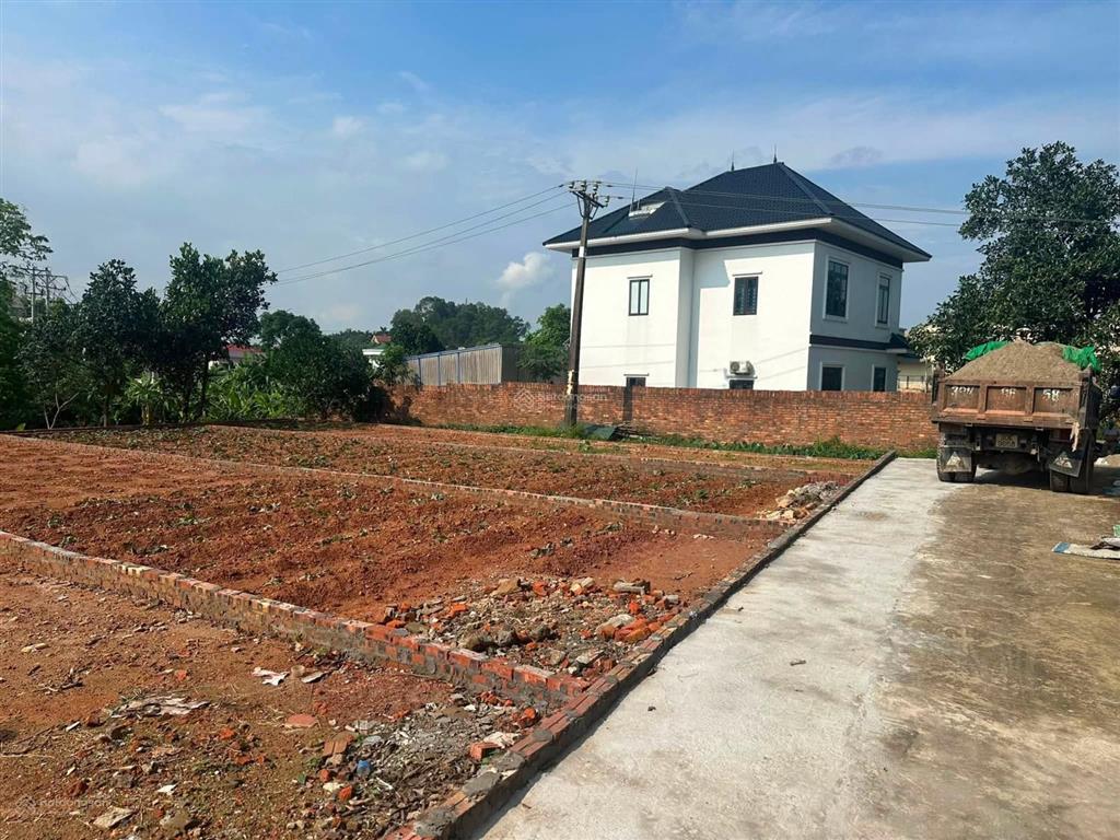 Em bán lô đất tại đình thông  xã trung giã  ss  hn. sẵn sổ công chứng ngay.