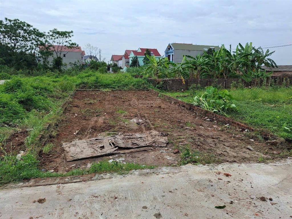 94m cộng hòa sóc sơnhà nội. giá nhỉnh 2 tỷ