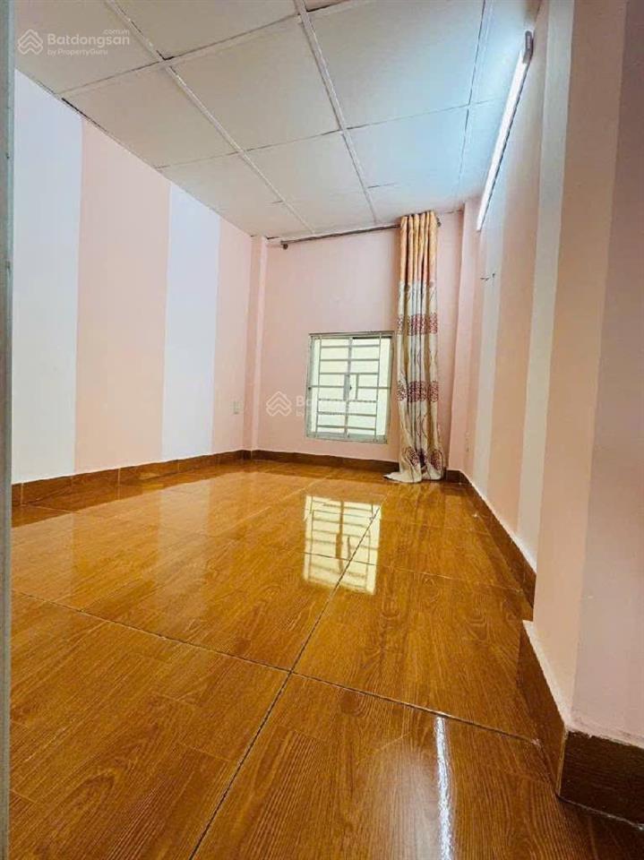 Gấp!! nhanh mới còn.bán nhà hiếm hẻm ôtô phường 10 tân bình chỉ nhỉnh 2 tỷ, 15m2