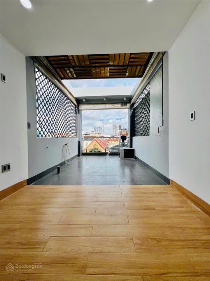 Bán nhà quận 3  35m2nhỉnh 8 tỷ hẻm xe hơi tới nhà  có thang máy cao cấp