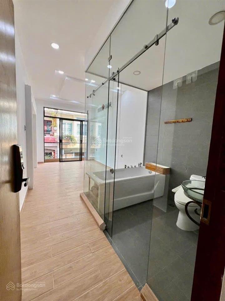 Bán nhà quận 3  35m2nhỉnh 8 tỷ hẻm xe hơi tới nhà  có thang máy cao cấp