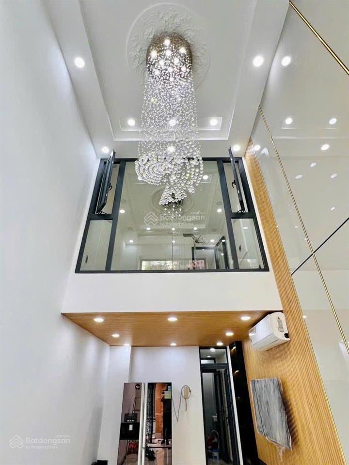 Bán nhà quận 3  35m2nhỉnh 8 tỷ hẻm xe hơi tới nhà  có thang máy cao cấp