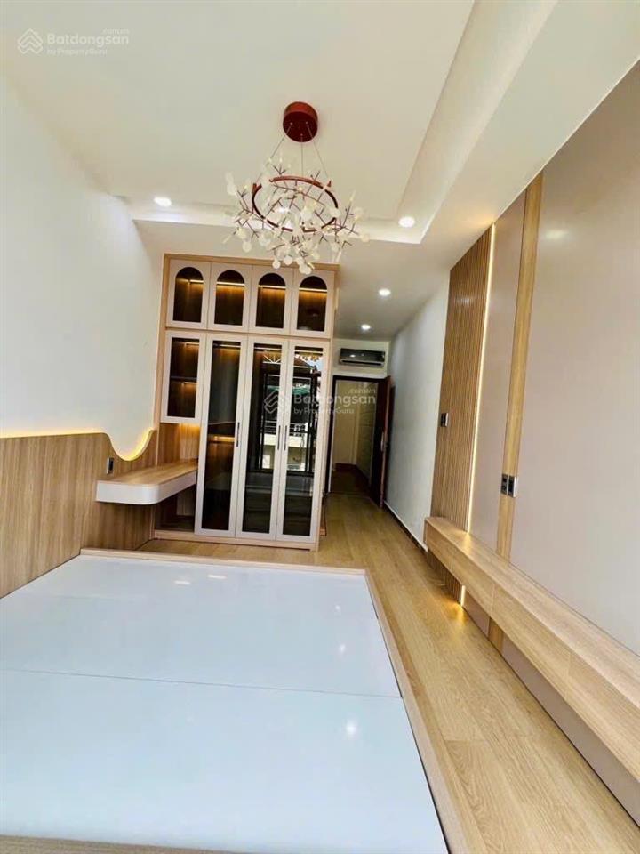Bán nhà quận 3  35m2nhỉnh 8 tỷ hẻm xe hơi tới nhà  có thang máy cao cấp