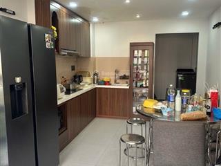 Nhanh mới còn ạ . bán nhà cmt8  5 tầng  4 pn  dt  24m2