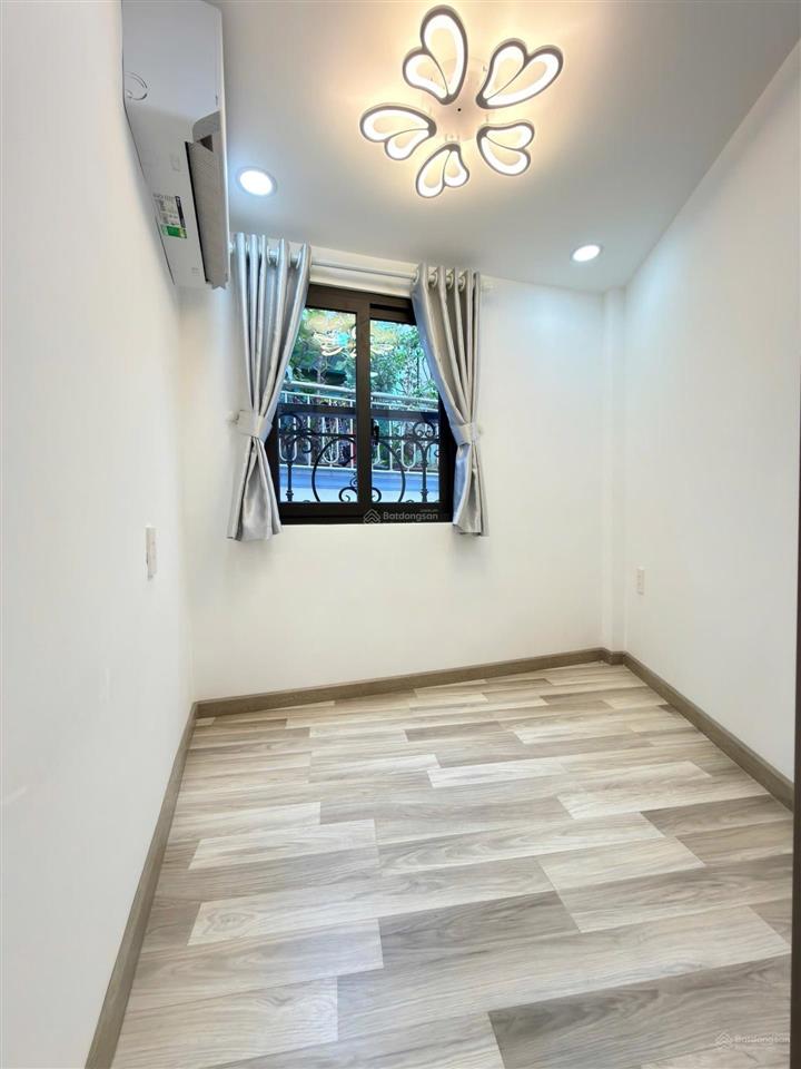 Nhanh mới còn 1 tỷ 6 nhà đẹp 3 tầng tân phú 11m2