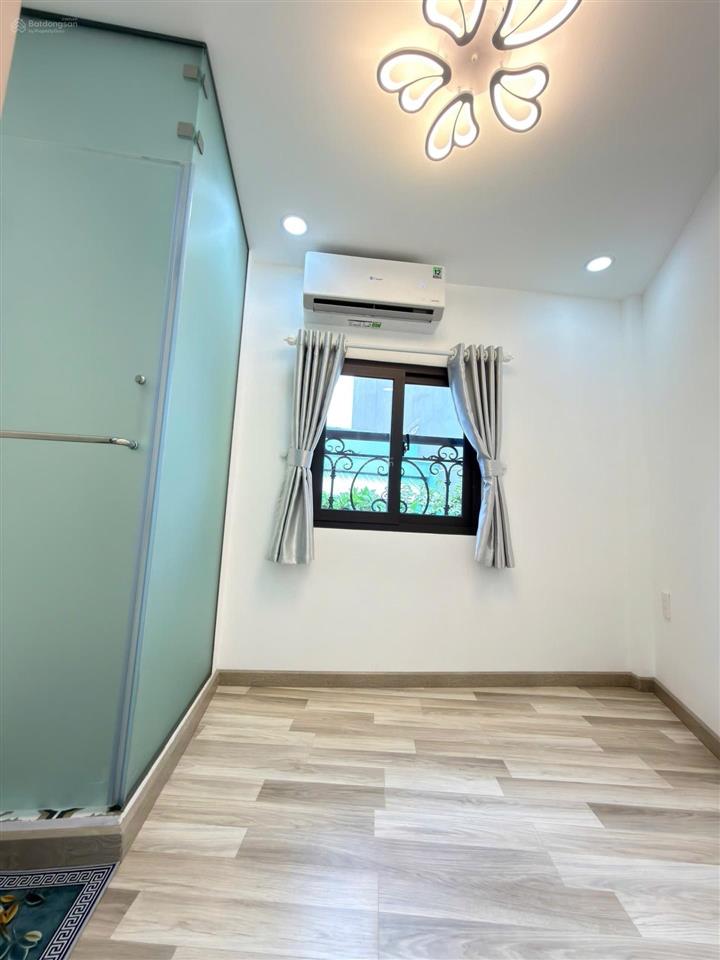 Nhanh mới còn 1 tỷ 6 nhà đẹp 3 tầng tân phú 11m2