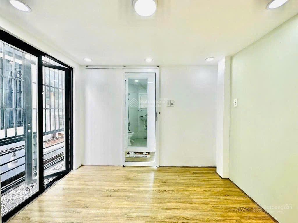 Chỉ 2 tỷ hơn nhà tân bình  nhà 3 tầng  dtsd 45m2  lô góc không lộ giới