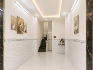 Nhỉnh 2 tỷ nhà hẻm xe hơi ngay cách mạng tháng 8, gần 3mx6m