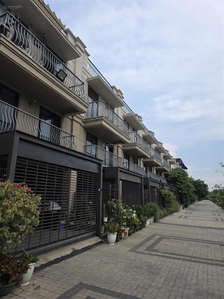 Chính chủ ngộp cắt lỗ 1,5 tỷ shophouse góc 3 mặt tiền waterpoint bến lức