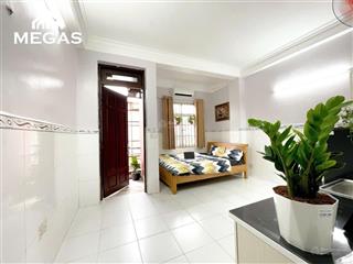 Studio ban công full nội thất ngay mặt tiền đường phan văn trị