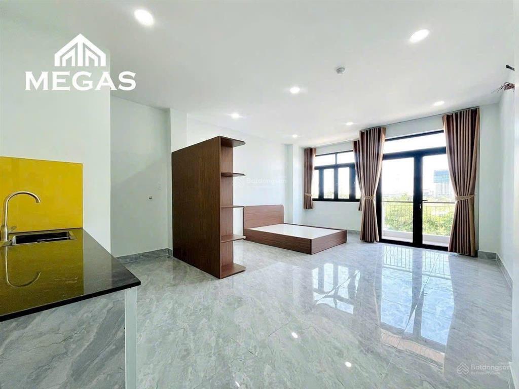 Studio ban công full nội thất ngay chợ thạch đà và công viên làng hoa