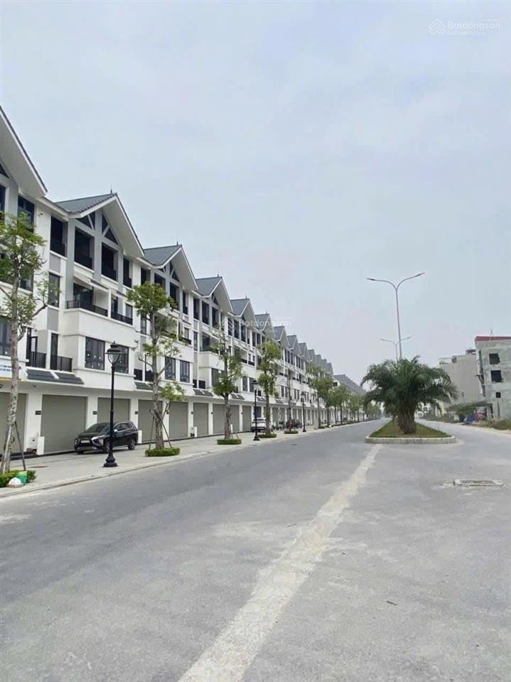 Chỉ 16,x tỷ cho căn liền kề đường 30m  kđt hinode royal park
