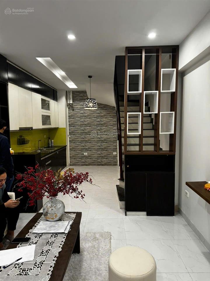 Nguyễn văn cừ hồng tiến, ngõ oto, sdcc, 33m x4 tầng, nhỉnh 7 tỷ không qh.