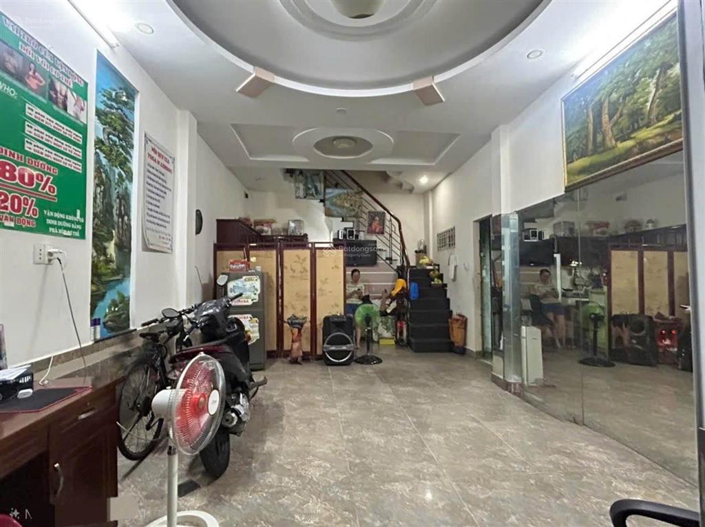 Hẻm xe hơi  phan đăng lưu phú nhuận  dt 41m2 4 tầng btct