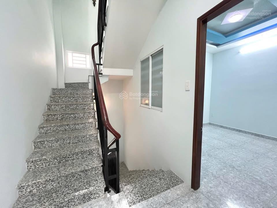 8.2 tỷ phú nhuận thích quảng đức 4 tầng 5pn 5wc dt 48m2 hẻm 3m5 thông
