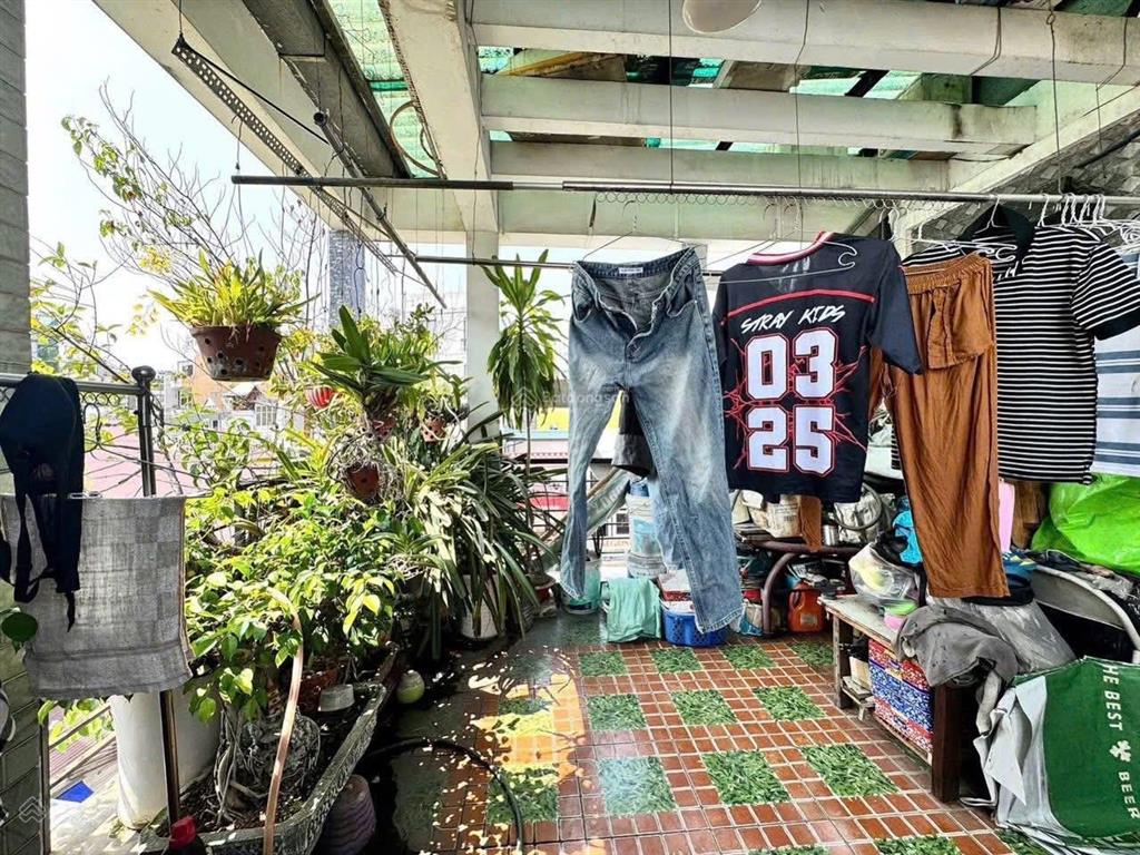Bán nhà quận 1 mai thị lựu hẻm xe hơi 5 tầng ngang 4.55m