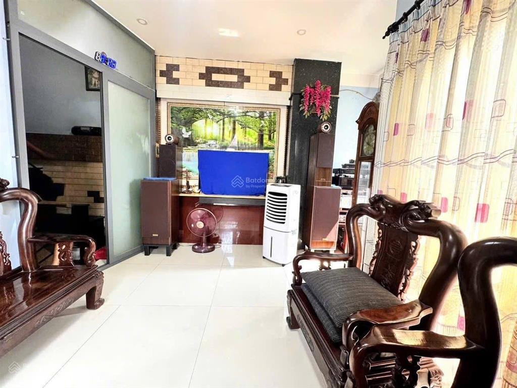 Bán nhà quận 1 mai thị lựu hẻm xe hơi 5 tầng ngang 4.55m