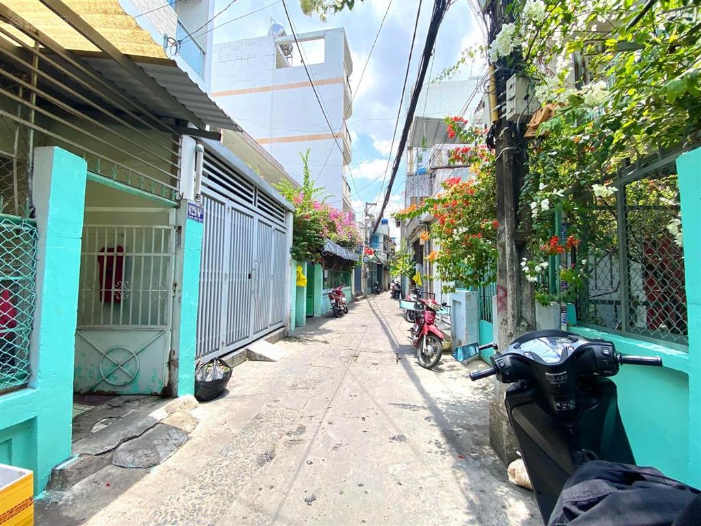 Lõi quận 10 ngay công viên lê thị riêng ngang khủng 6.7m x 17m vuông a4