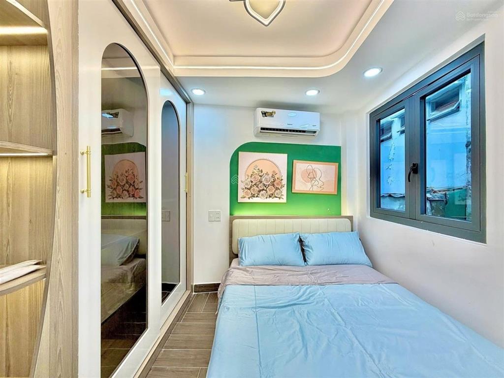 Siêu phẩm phú nhuận sát mặt tiền nguyễn trọng tuyển 4 tầng btct 2 mặt thoáng