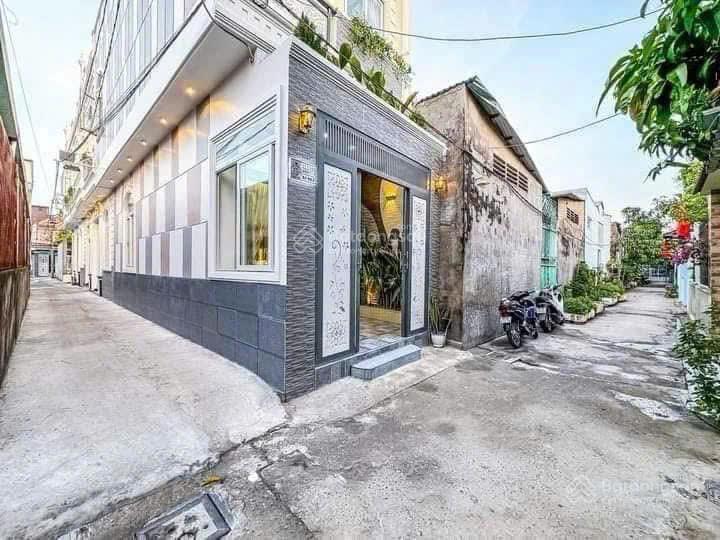 Nhà trệt lầu mới đẹp  full nội thất  góc 2 mặt tiền hẻm 553 đường 30.4  gần chợ da liễu