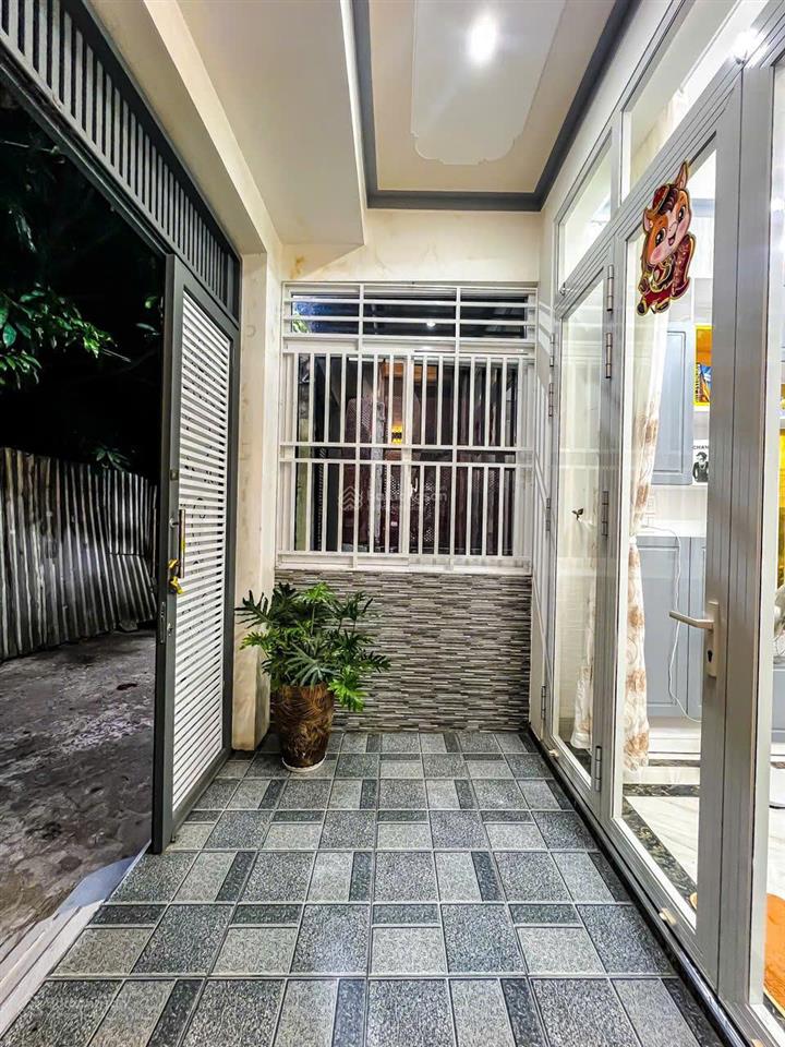 Nhà trệt lầu mới đẹp  full nội thất  góc 2 mặt tiền hẻm 553 đường 30.4  gần chợ da liễu
