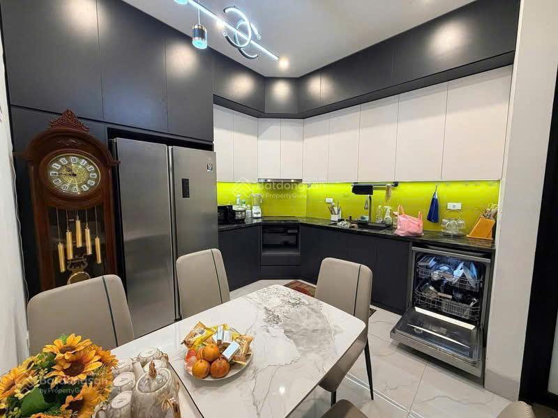 Bán nhà 5 tầng phân lô dịch vụ phú vinh, an khánh  sát splendora bắc an khánh  chỉ nhỉnh 10 tỷ
