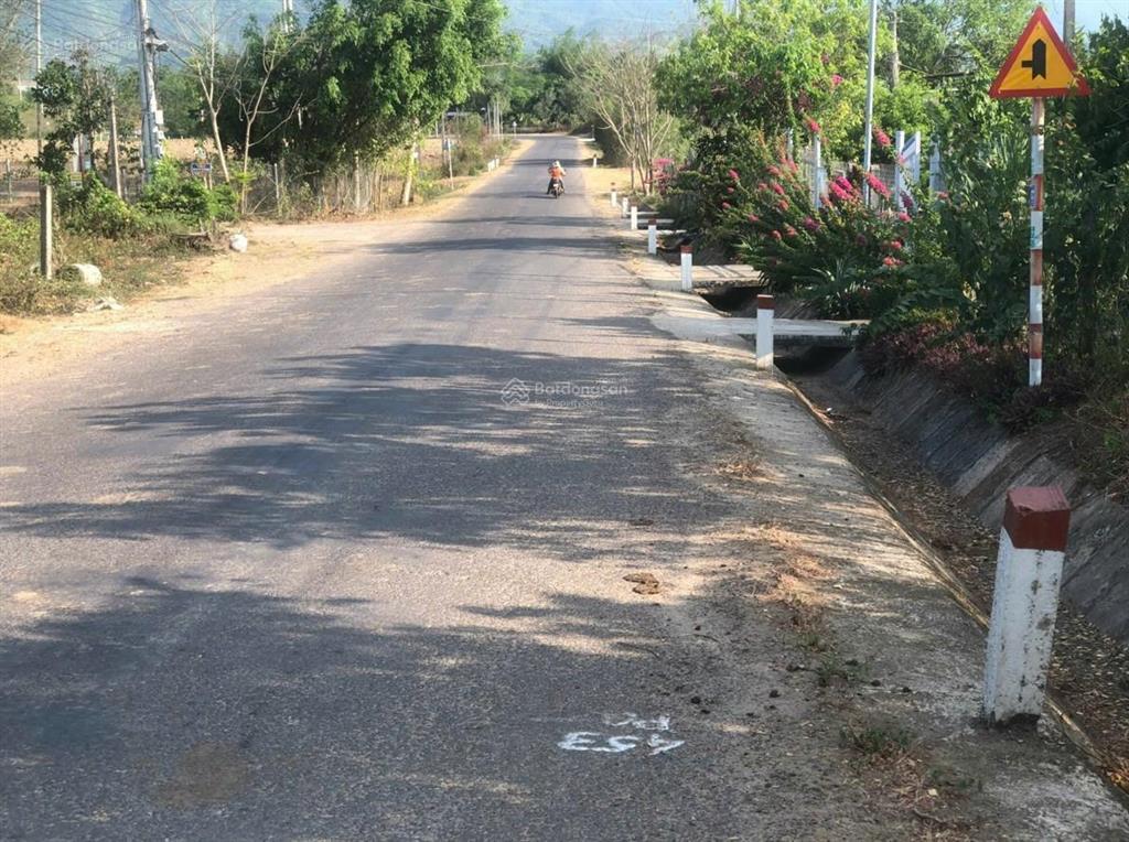 Bán đất mặt tiền hương lộ 62 sông cầu  1126.4m2, ngang 20m  5 tỷ (4.4tr/m2)  2 mặt tiền