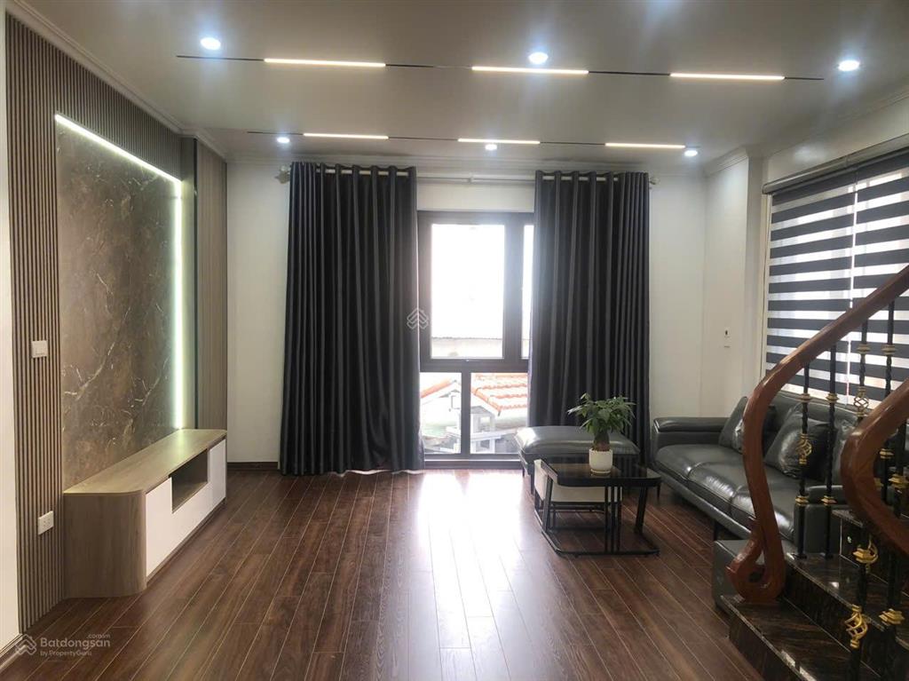 Chính chủ bán nhà vĩnh hưng, hoàng mai 62m2 x 6 tầng có thang máy, ô tô vào nhà, kinh doanh