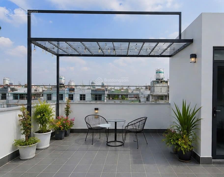 Nhà 2 tầng quận 12  60m2 có sân thượng, vị trí thuận tiện, giá chỉ nhỉnh 4 tỷ, khu dân cư đông đúc