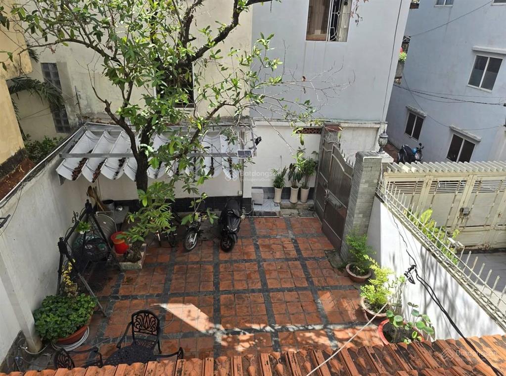 Chính chủ bán nhà 3 tầng cách mạng tháng tám  175,3m2, vị trí trung tâm, đủ công năng