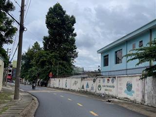 Siêu phẩm nhà mới 4 tầng có thang máy, full nội thất, 6 phòng ngủ, sân ô tô, gần lê văn việt