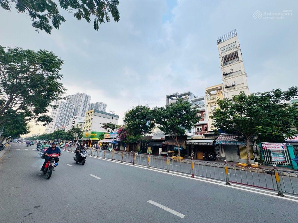 Hàng thơm, mặt tiền đường lý chiêu hoàng, bình phú quận 6, dòng tiền trên 60tr/th, có hầm, thang má