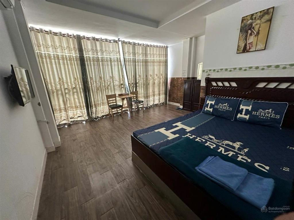 Bán gấp khách sạn, 5 tầng, kdc đường tên lửa, cách 300m aeon bình tân, 5x20 viu công viên giá chỉ h