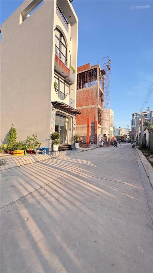 Nhà mới, 4 tầng, đường tỉnh lộ 10, bình tân, hẻm xe hơi 4,2x13 vuông vức, không lộ giới, giá chỉ hơ