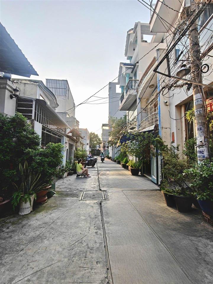 Bán nhà 3 tầng, đường lê cơ, kdc nam hùng vương, bình tân, 4x19 vuông vức, hẻm 6m, giá chỉ hơn 7 tỷ