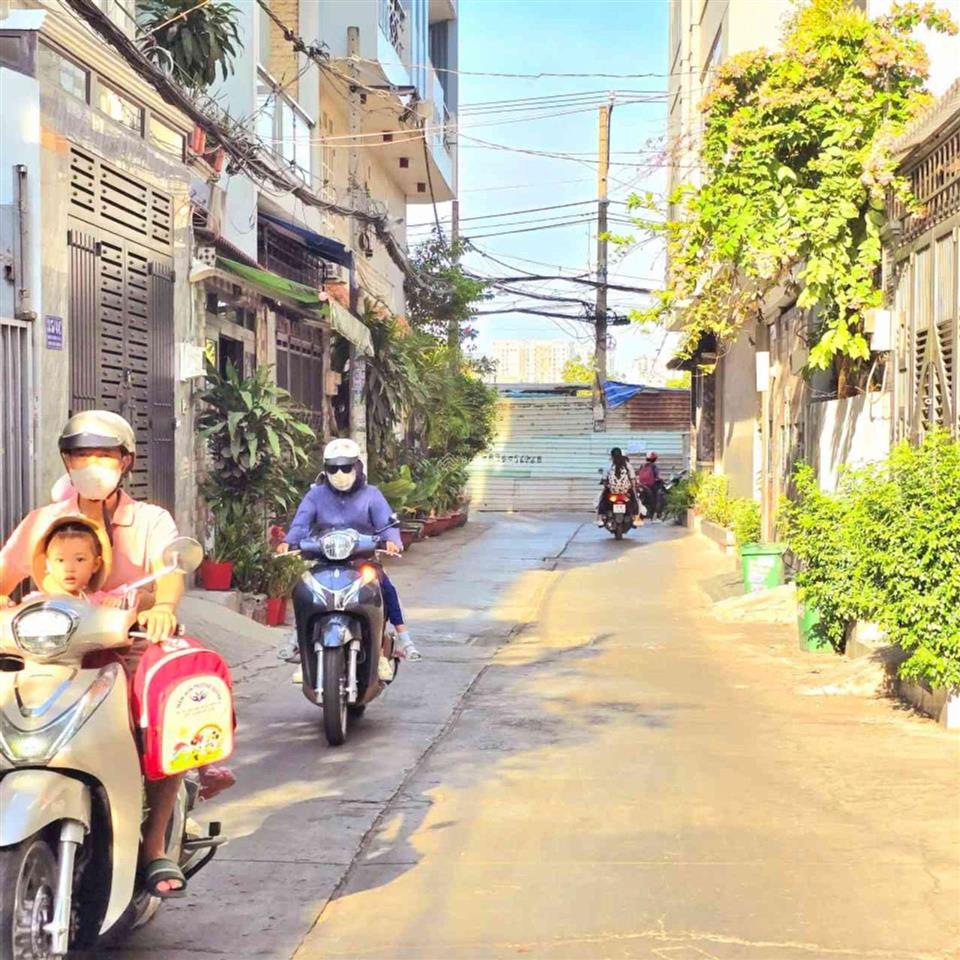 Kèo thơm nhà, 2 tầng, đường kinh dương vương, ngay công viên phú lâm, bình tân, 4,3x18 hẻm 4m sổ vu