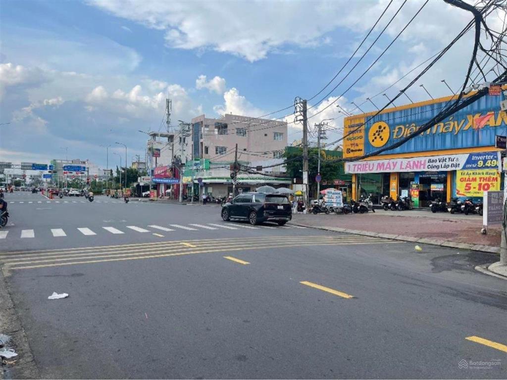 Nhà 3 tầng, đường an dương vương, võ văn kiệt, bình tân, 4,5x24 vuông vức, hẻm xe hơi