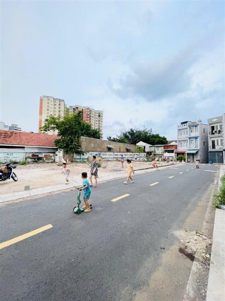 Bán gấp lô đất 4x17 mặt tiền đường nhựa 6m có lề ngay an dương vương võ văn kiệt, bình tân