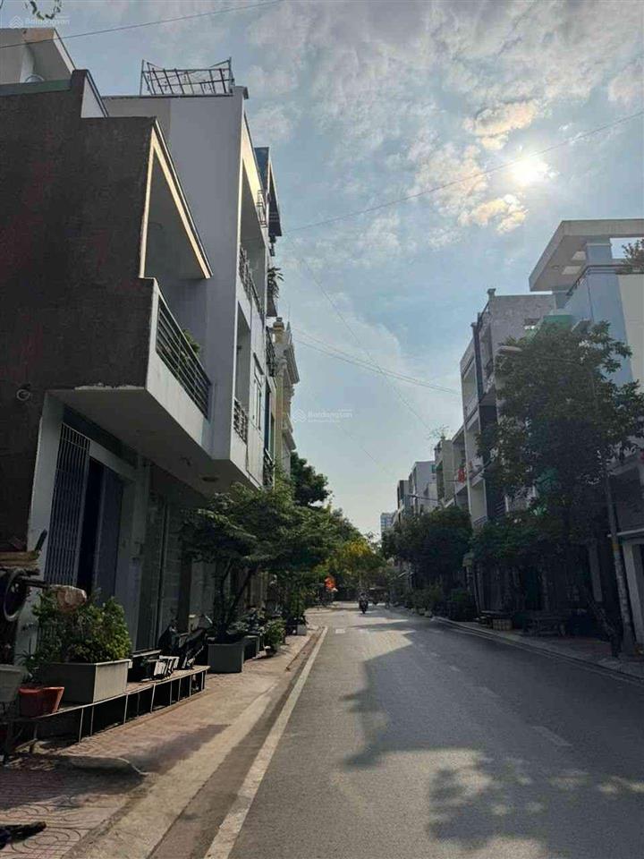Bán gấp nhà 2 tầng, đường an dương vương, lý chiêu hoàng, bình tân, 5x15 hẻm 6m, vuông vức, giá chỉ