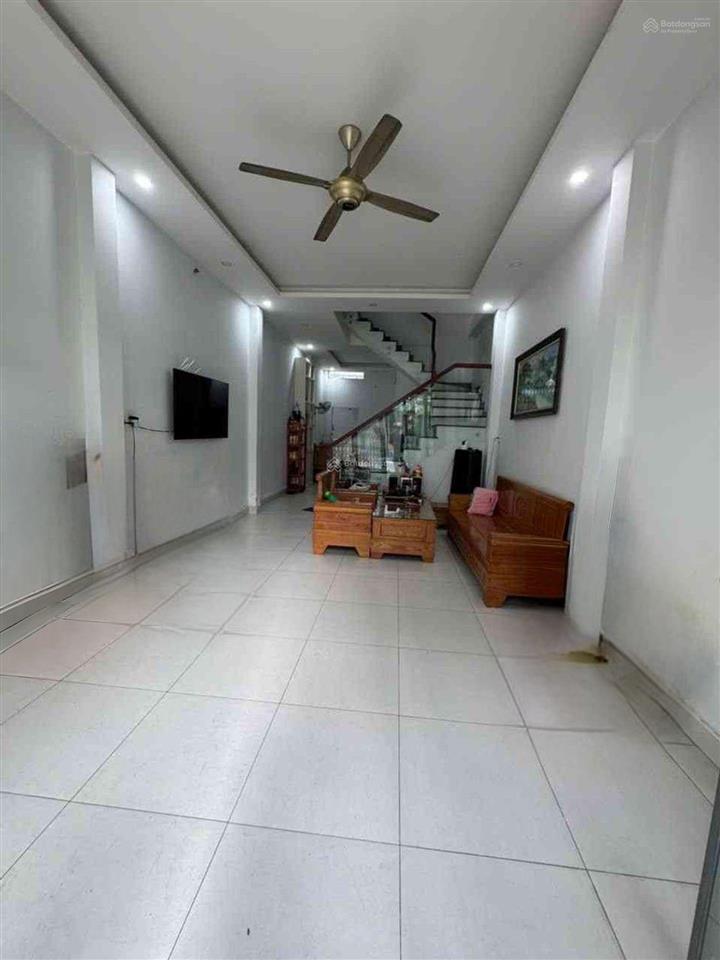 Bán gấp nhà 2 tầng, đường an dương vương, lý chiêu hoàng, bình tân, 5x15 hẻm 6m, vuông vức, giá chỉ