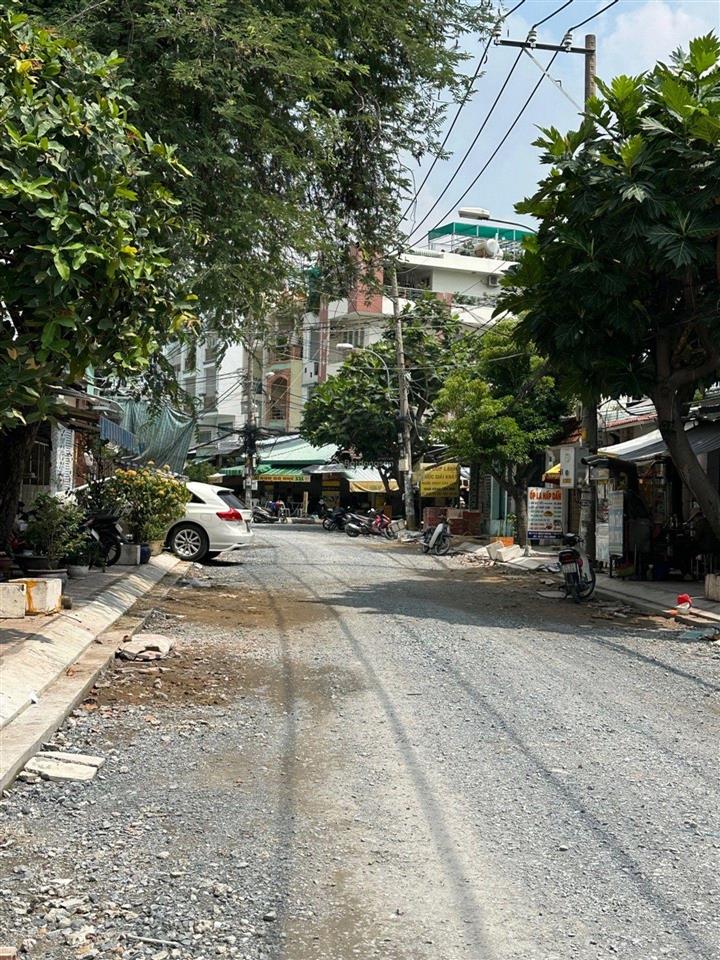 Bán gấp đất trống, mặt tiền đường nhựa 8m có lề đường kdc lý chiêu hoàng, quận 6, 4x12 giá chỉ 6 tỷ