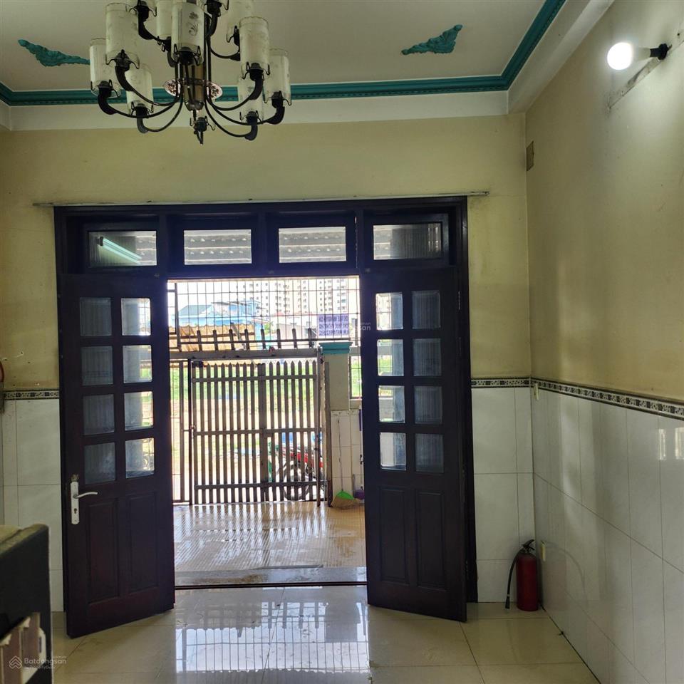 Cho thuê nhà mặt phố, mặt tiền đường bờ sông phù hợp cho nhu cầu sinh hoạt hoặc kinh doanh.
