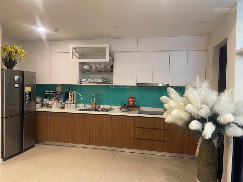 Em dũng có quỹ căn hộ 2, 3 và 4 ngủ tại kosmo tây hồ cần bán nhanh, view hồ tây rất đẹp, sẵn sổ
