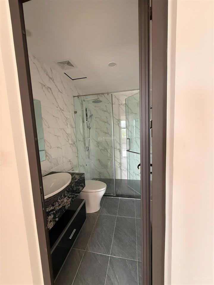 Chủ cần ra gấp căn 07 tầng cao, view đẹp chỉ 4,2 tỷ, nhà bàn giao cơ bản, giá đầu tư